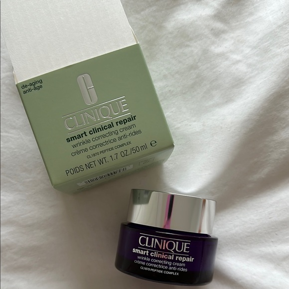Clinique - Smart Clinical Repair Cream - Picture 1 of 3